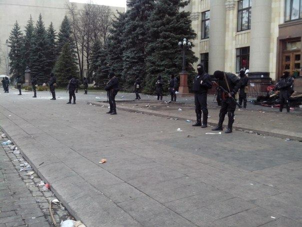 Харківського курсанта, якому граната залетіла під бронежилет, прооперували