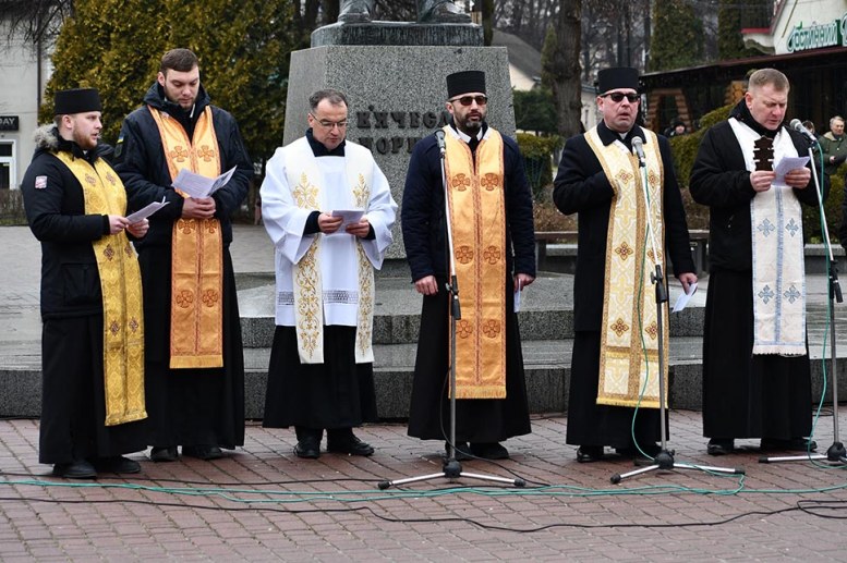 Сьогодні у Золочівській громаді молились за мир та перемогу українського народу над ворогом