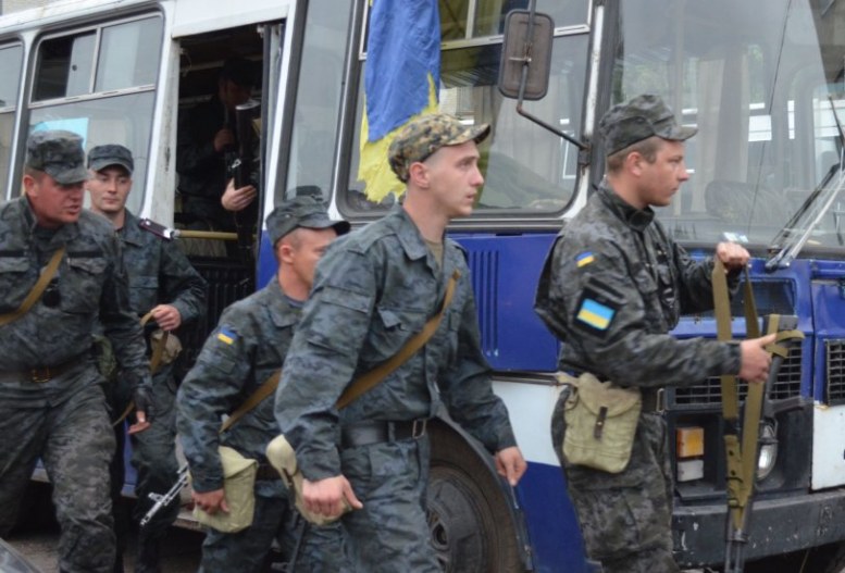 У Золочеві зустрічали військовослужбовців, які повернулись із зони проведення АТО, 24 травня